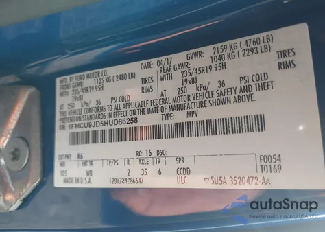 2017 Ford Escape Titanium z USA, uszkodzony, nr VIN 1FMCU9JD5HUD86258